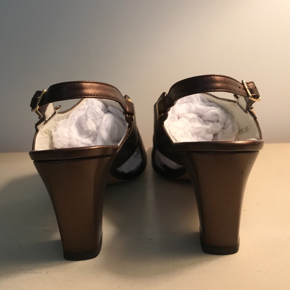 CASADEI BRONZE LEATHER SANDALS - Picture 6 of 9